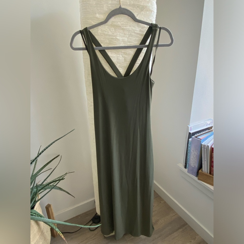 NWT - Banana Republic petite midi dress